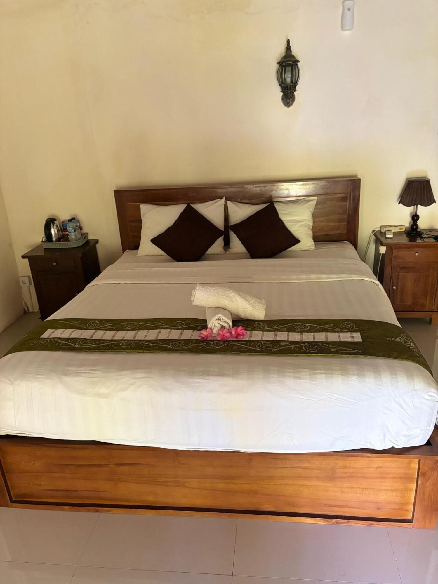 Kubu Artha Bungalow Nusa Penida Ped Экстерьер фото