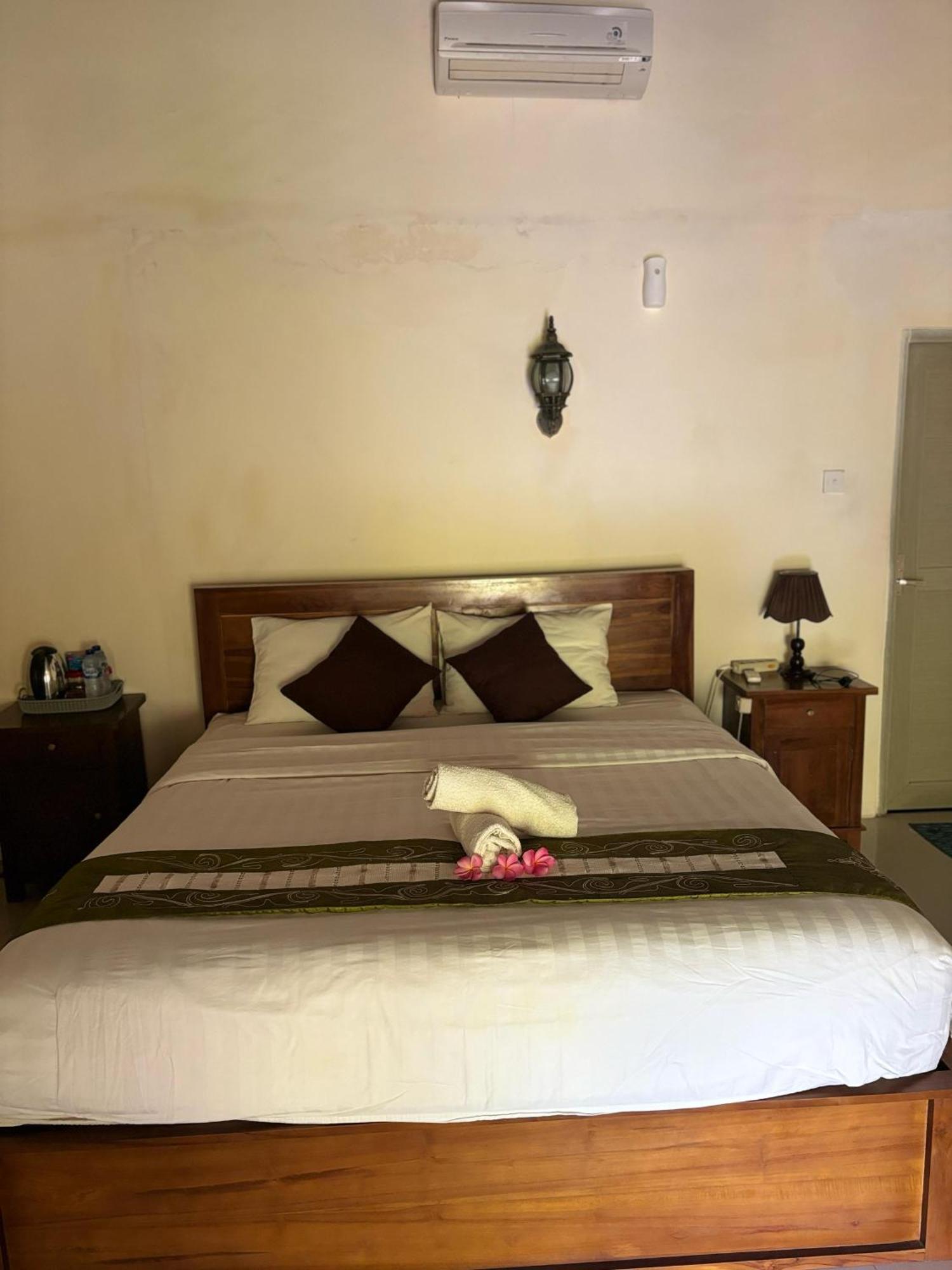 Kubu Artha Bungalow Nusa Penida Ped Экстерьер фото