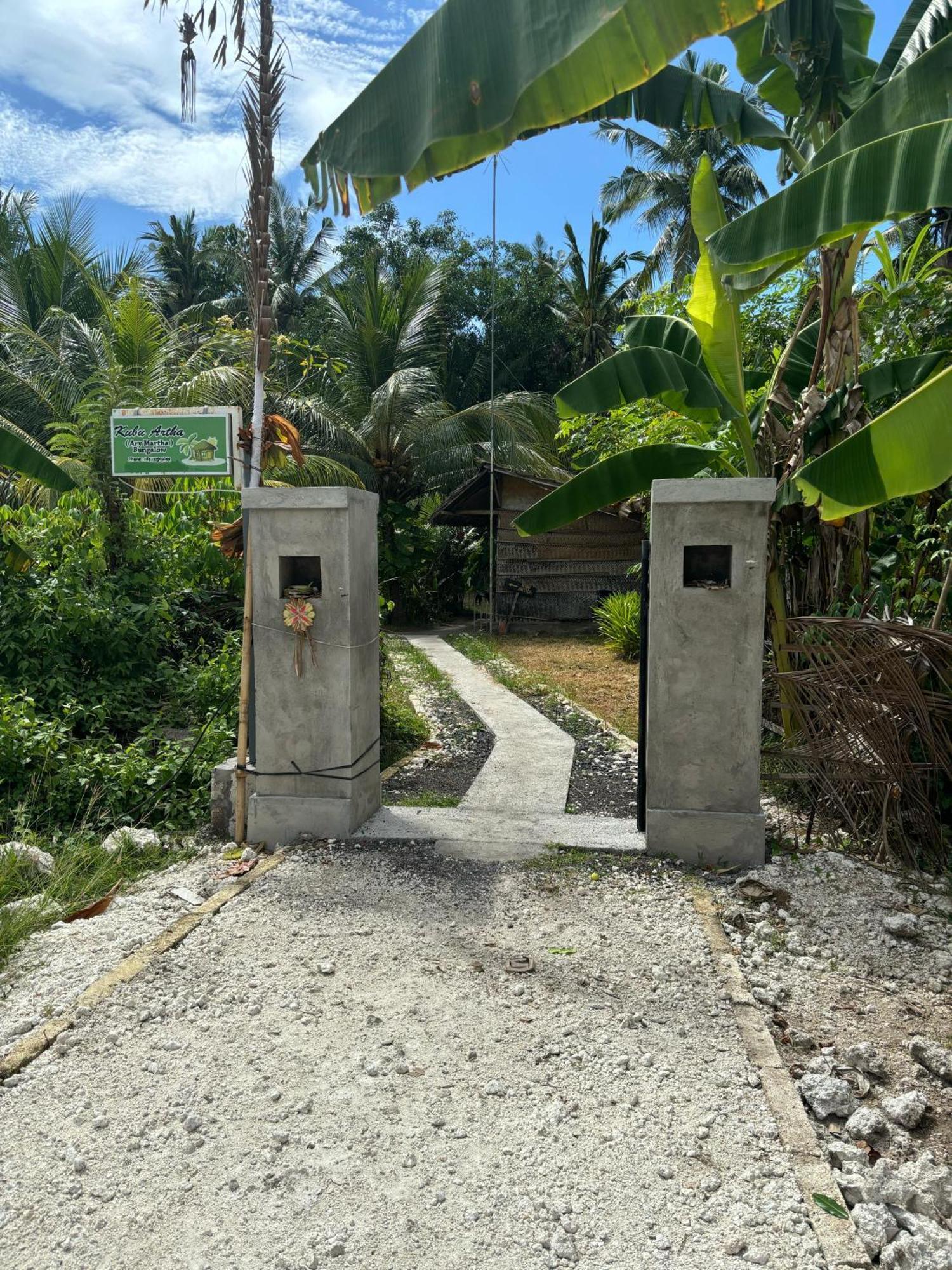 Kubu Artha Bungalow Nusa Penida Ped Экстерьер фото